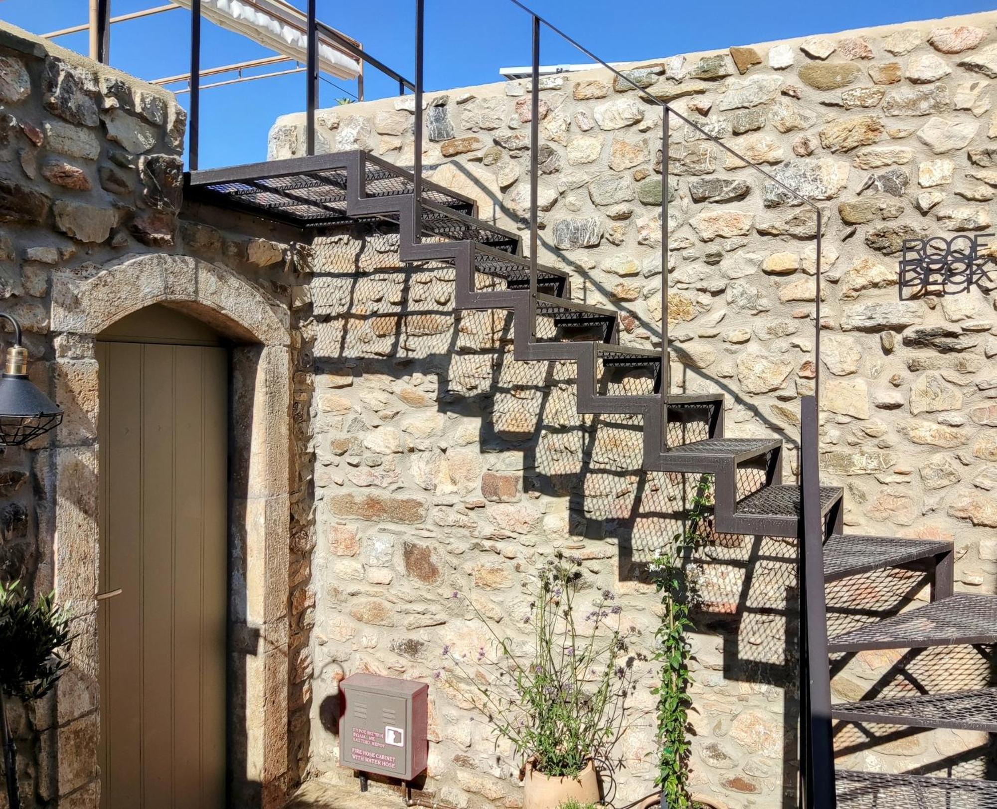 Ξενοδοχείο με διαμερίσματα Pyrgi Cretan Living & 4*