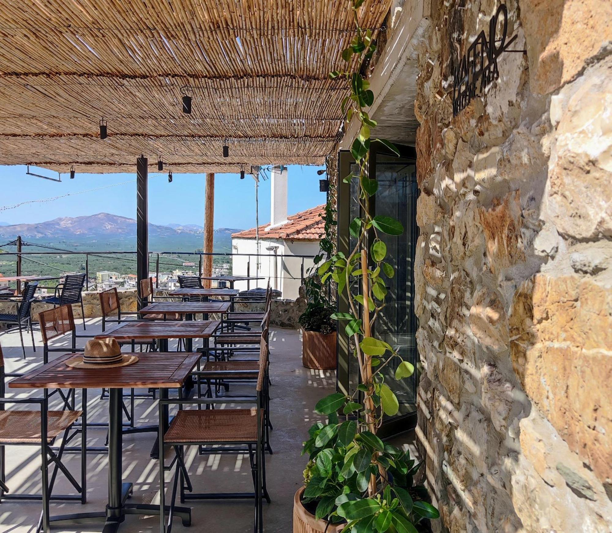 Ξενοδοχείο με διαμερίσματα Pyrgi Cretan Living &